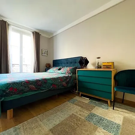 Serene Elegance In 17th Apartment *
